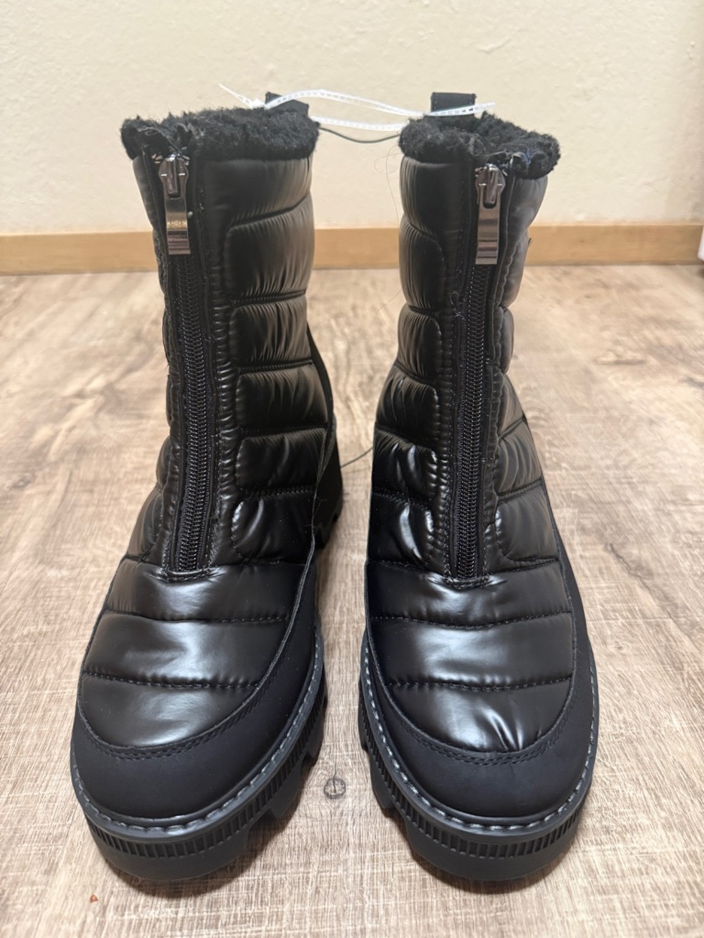Canada-Label Quilted Black Winter Ankle Boots with Faux Fur Trim
